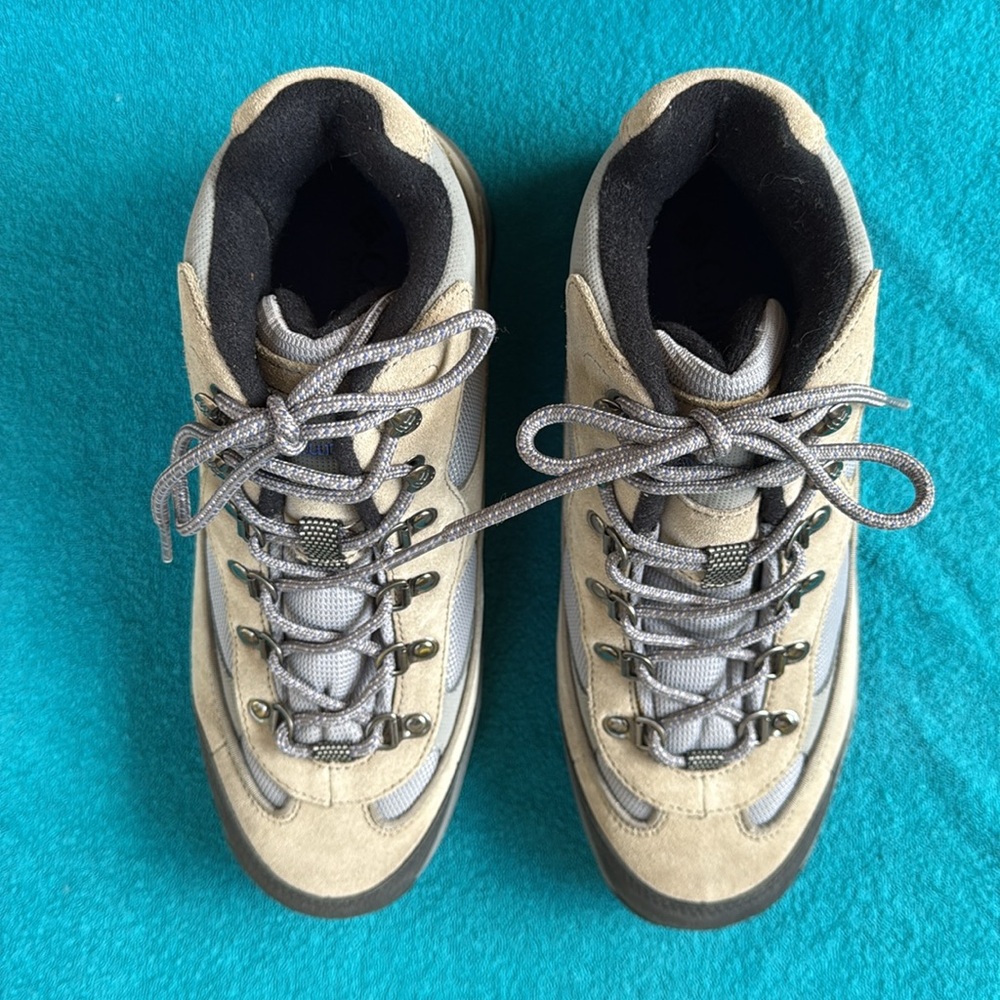 Columbia Hiking Boots - Picture 2 of 8